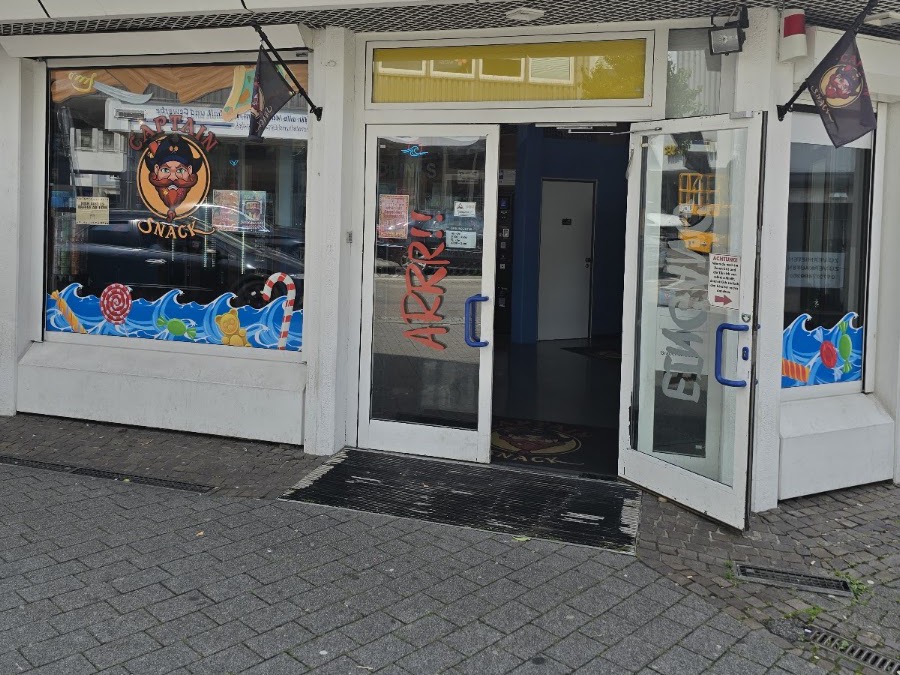 Eingang des Captain Snack Automatenkiosks in der Grabenstraße 2, Göppingen